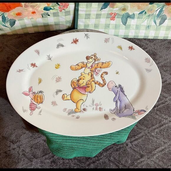 Disney Winnie the Pooh platter with pumpkins NWT - Picture 2 of 10